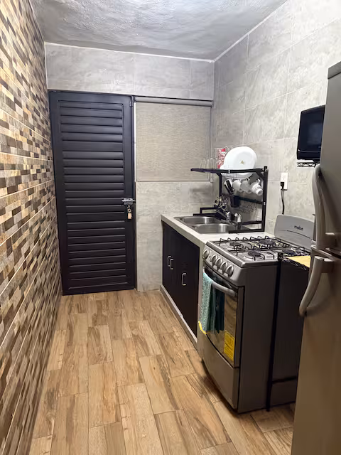 Cocina equipada para estancias largas y viajes de trabajo